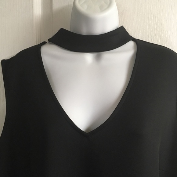 Ladies Dress - Picture 2 of 5